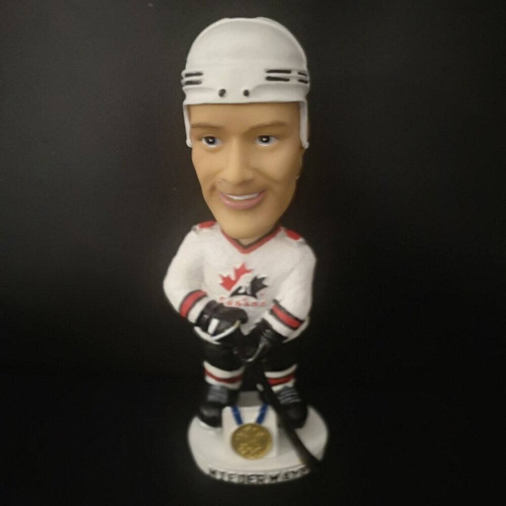 VTG Scott Niedermayer 2002 Olympic Team Canada Hockey Gold Medal Bobble Head